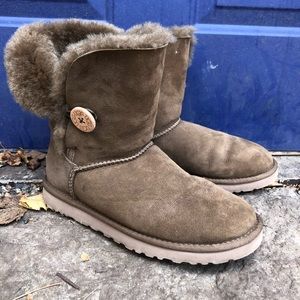 Bailey Button Uggs